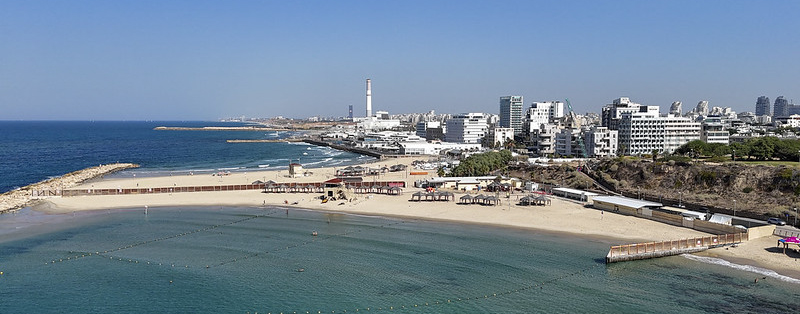 Tel Aviv ondea verde   - Foto G Yechiely